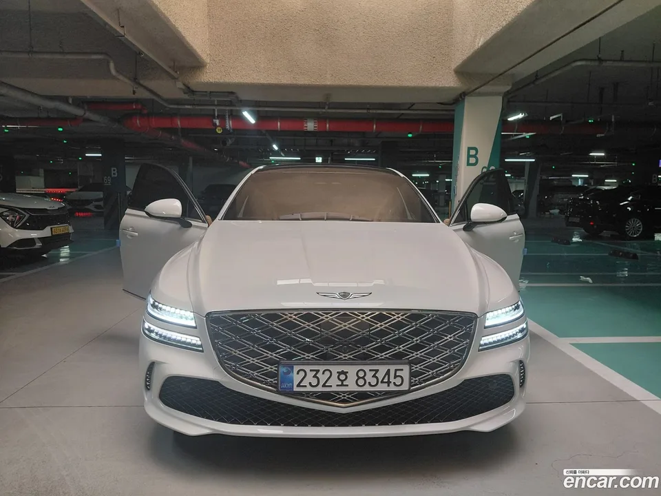 Genesis G80 2.5 2WD 2026 — фото 1, купить с доставкой в Москву