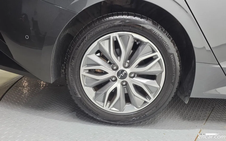 Kia K5 Hybrid 2023 — миниатюра 2