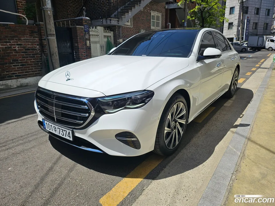 Mercedes-Benz E-Class E300 4MATIC 2026 — фото 1, купить с доставкой в Москву