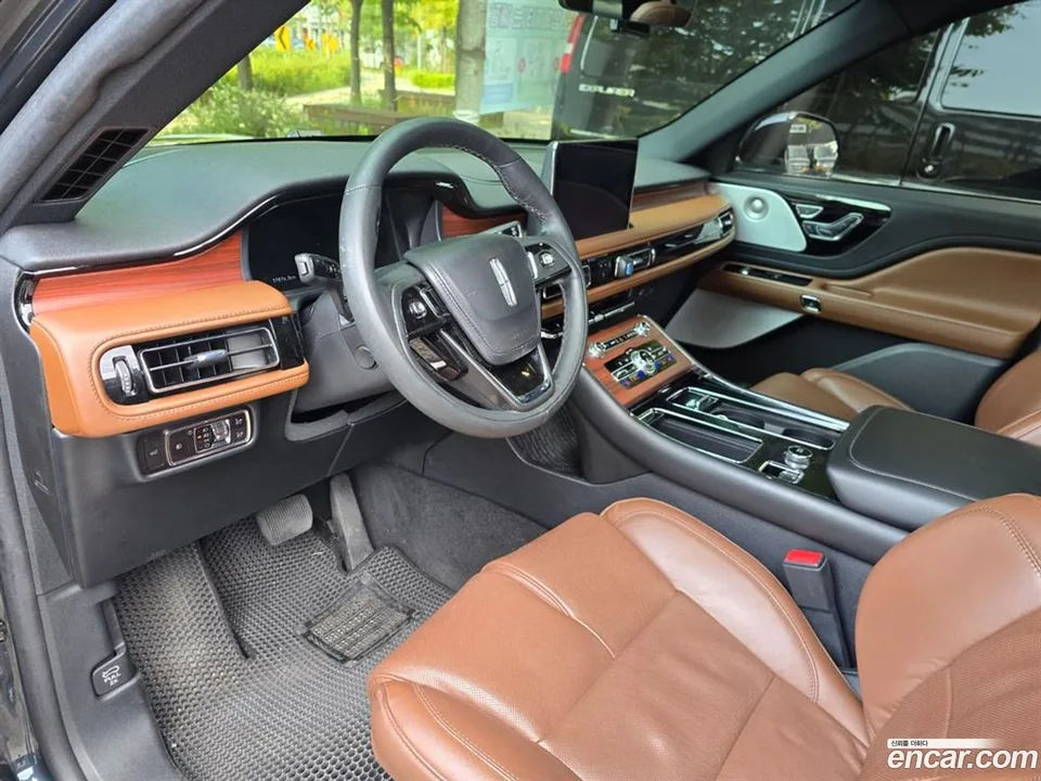 Lincoln Aviator 3.0 AWD 2023 — миниатюра 2