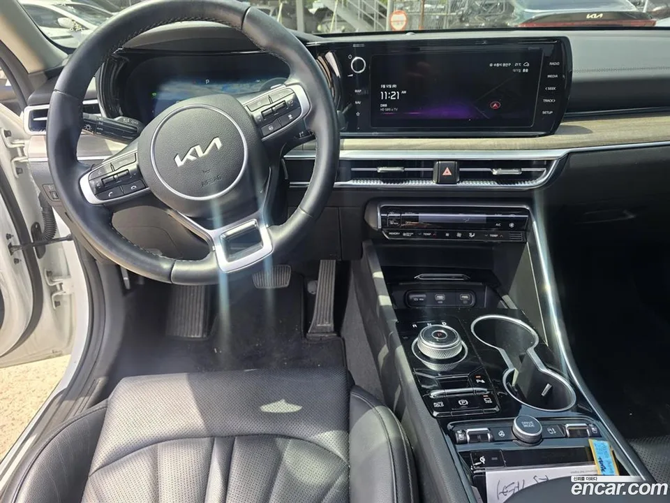 Kia K5 Hybrid 2023 — миниатюра 2