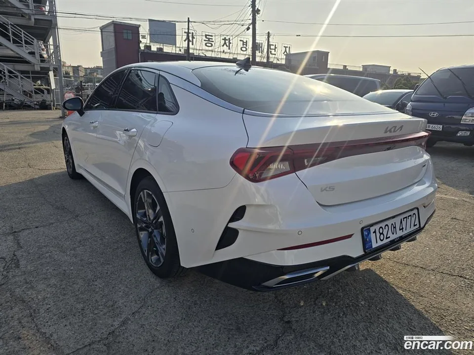 Kia K5 Hybrid 2023 — миниатюра 3