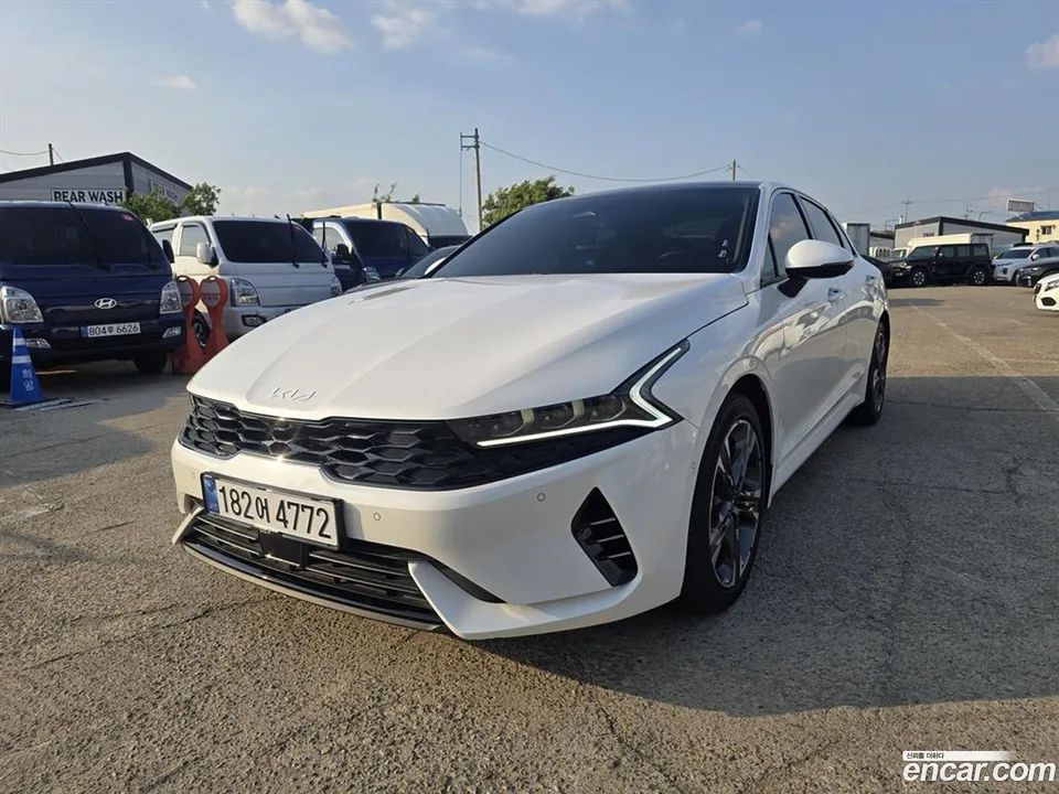 Kia K5 Hybrid 2023 — фото 1, купить с доставкой в Москву