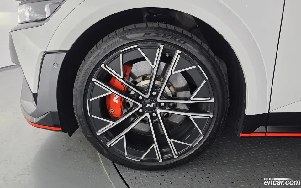 Hyundai Ioniq 5 N 2025 — миниатюра 2
