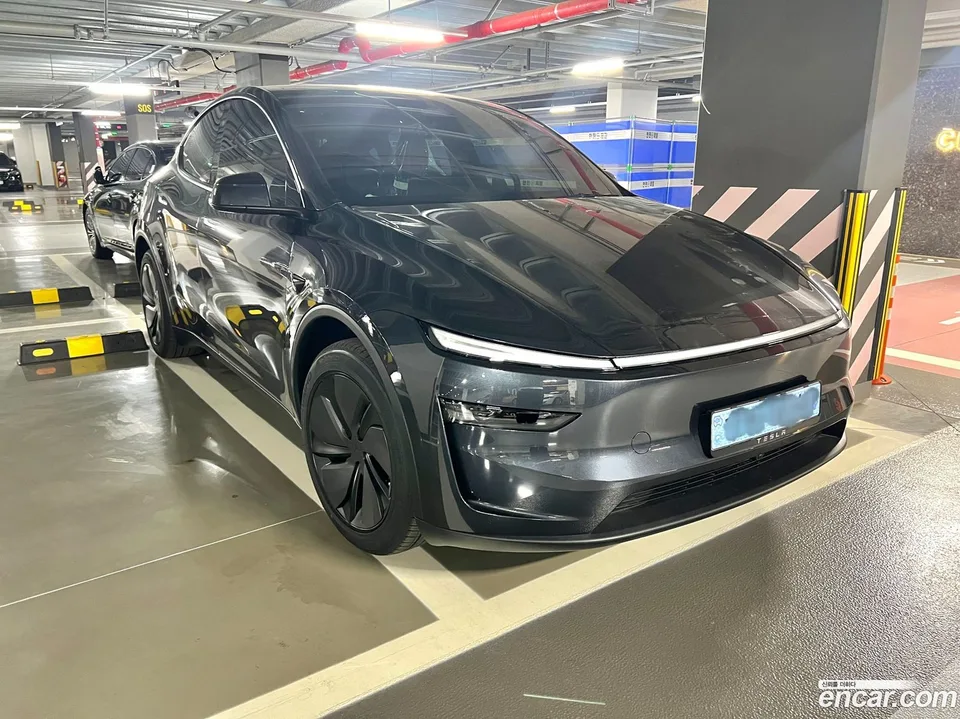 Tesla Model Y RWD 2026 — миниатюра 3
