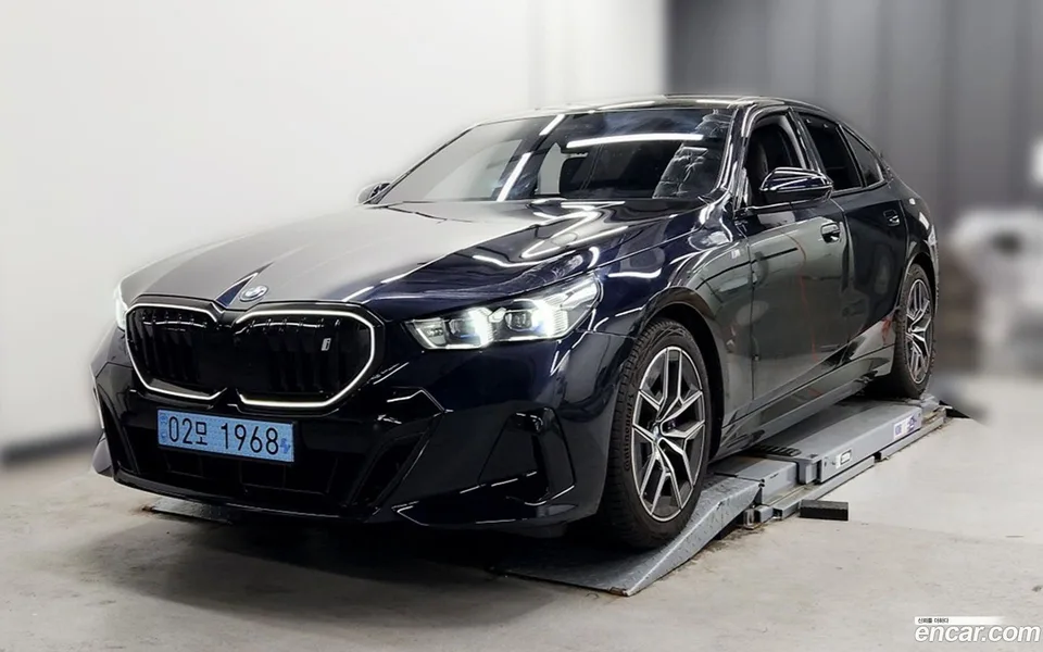 BMW i5 eDrive 40 M 2026 — миниатюра 2