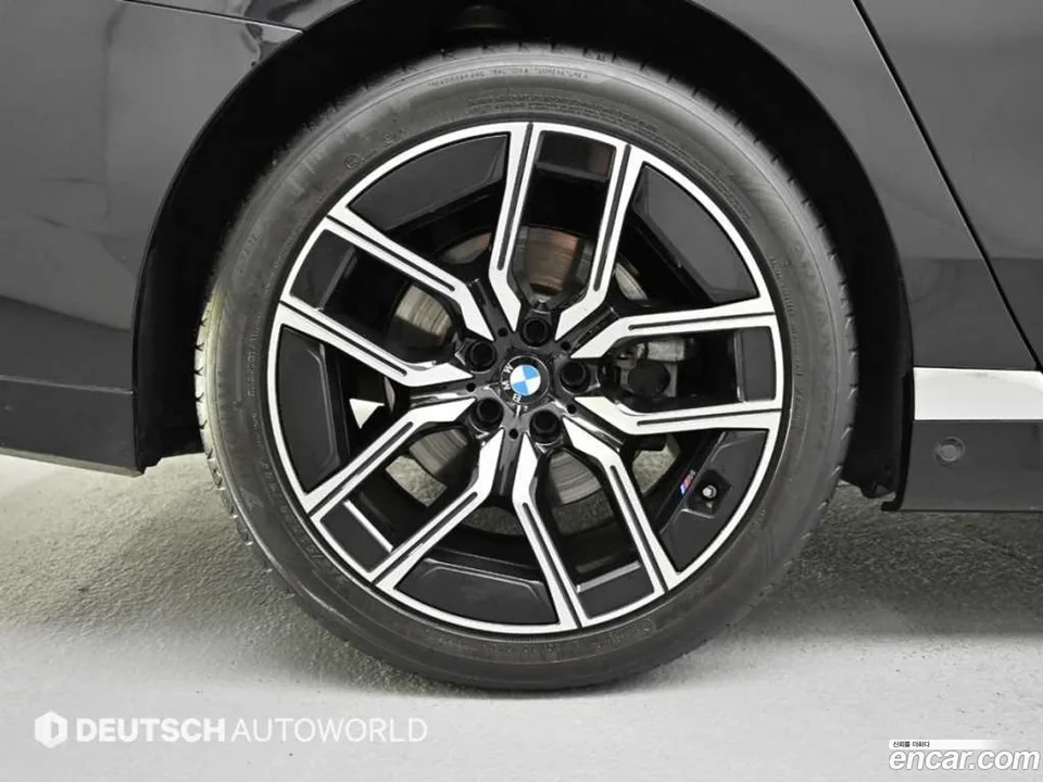 BMW 7 Series 740i xDrive M 2024 — миниатюра 2