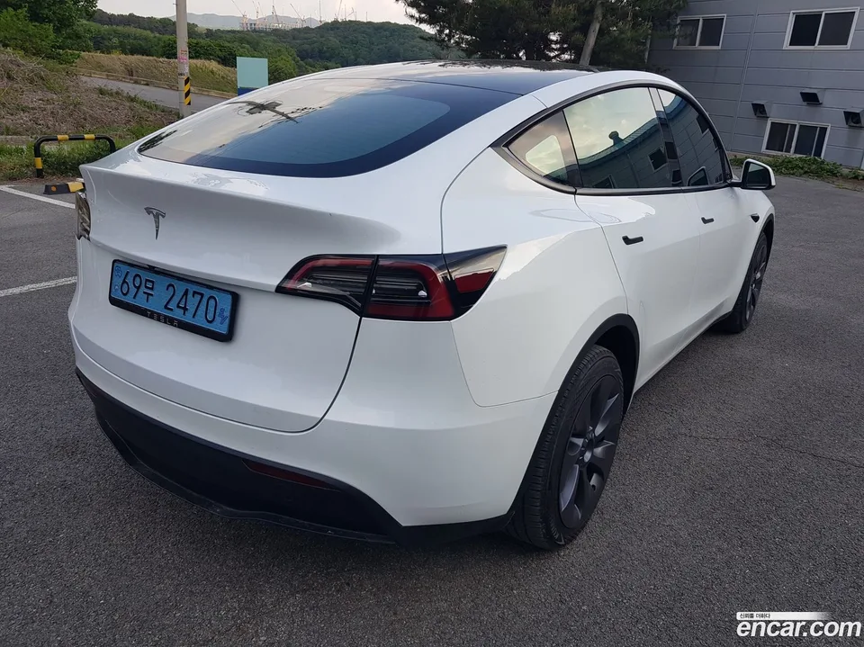 Tesla Model Y RWD 2025 — миниатюра 4