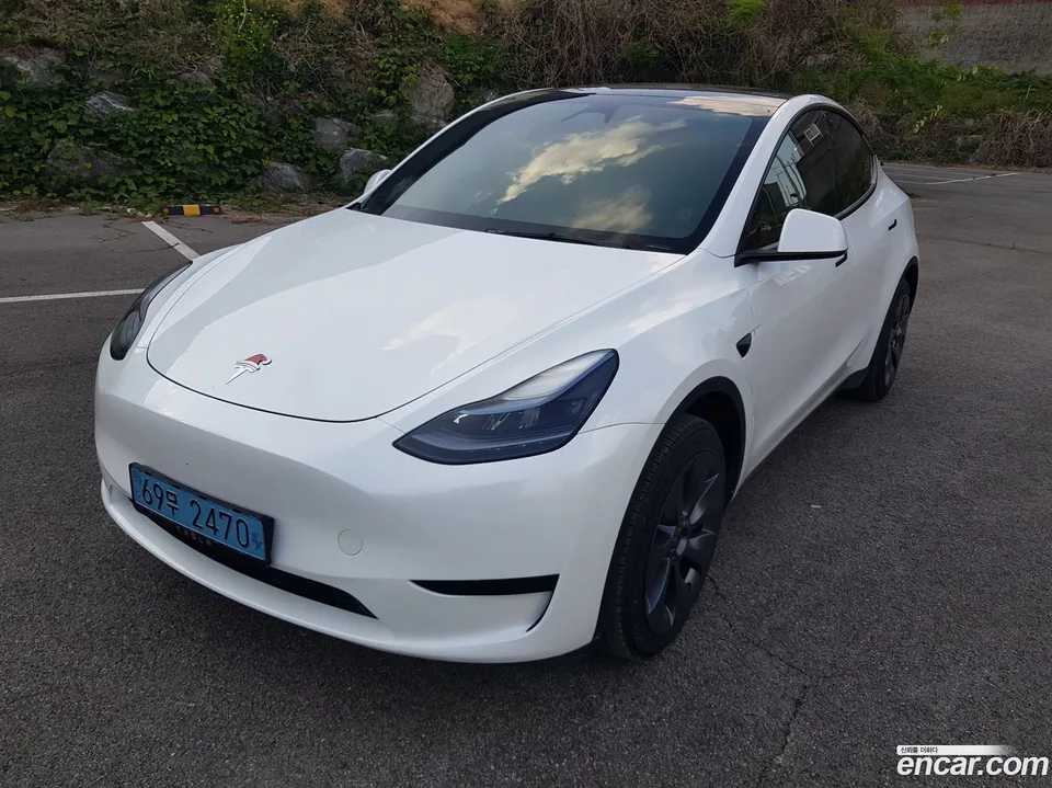 Tesla Model Y RWD 2025 — фото 1, купить с доставкой в Москву