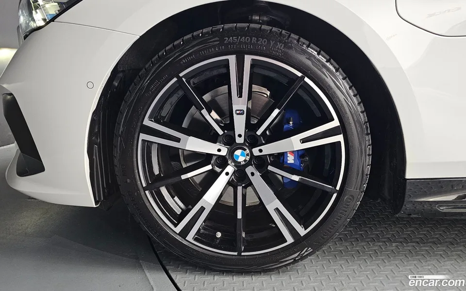 BMW 5 Series 530e M 2025 — миниатюра 2