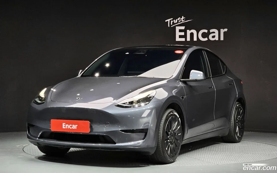 Tesla Model Y RWD 2023 — фото 1, купить с доставкой в Москву