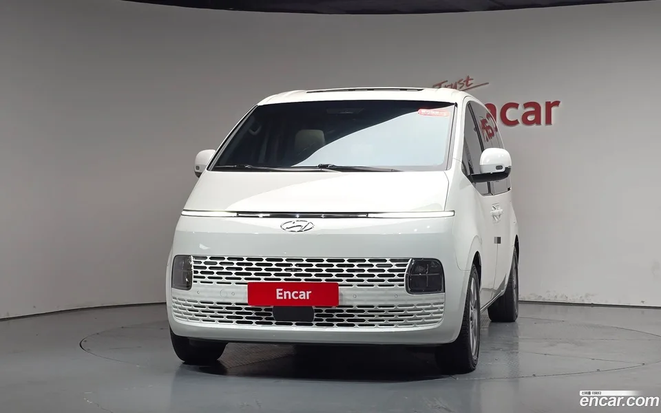 Hyundai Staria L3.5 11 2023 — миниатюра 3