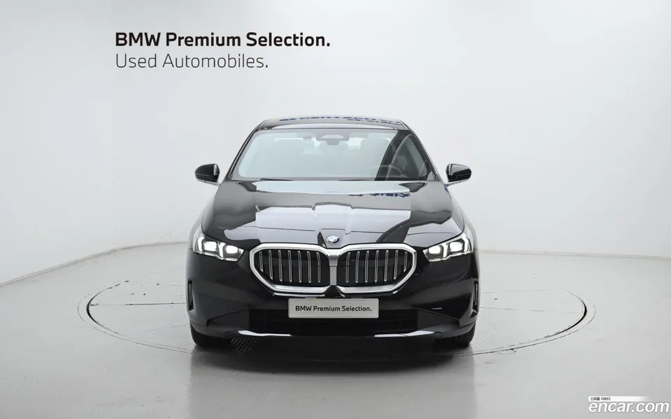 BMW 5 Series 530i xDrive 2025 — миниатюра 3