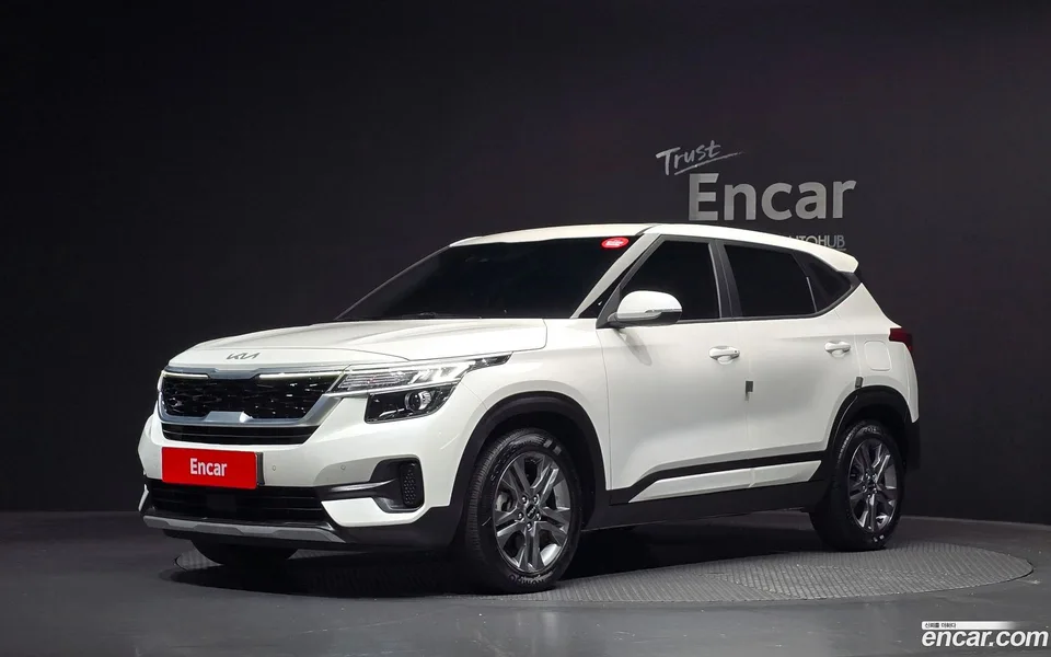 Kia Seltos 1.6 2WD 2022 — фото 1, купить с доставкой в Москву