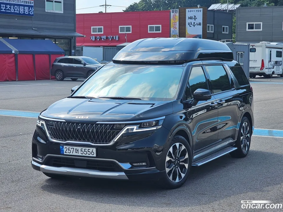 Kia Carnival 7 2023 — фото 1, купить с доставкой в Москву