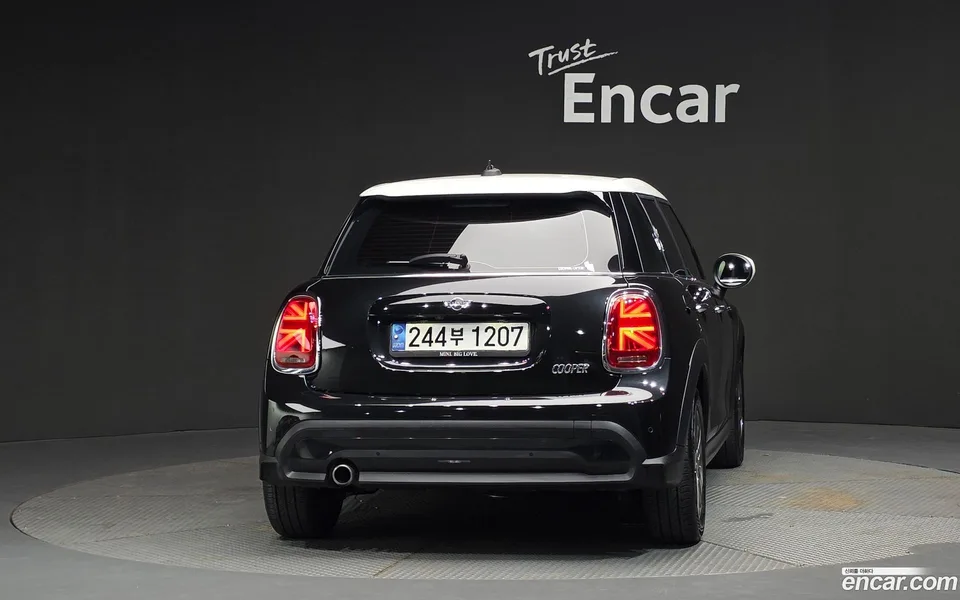 MINI Cooper 5 2023 — миниатюра 4
