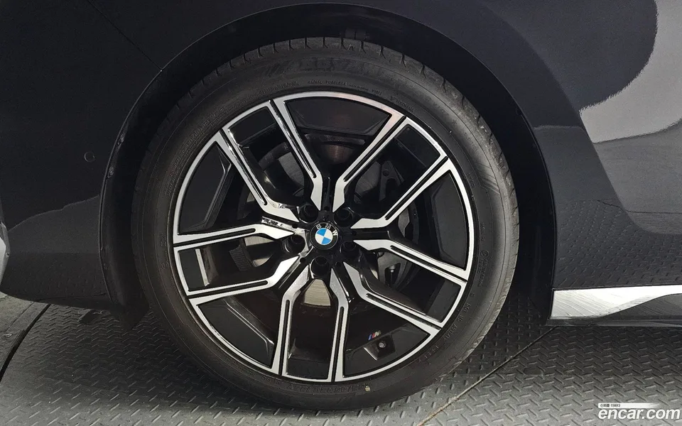 BMW 7 Series 740d xDrive M 2025 — миниатюра 5