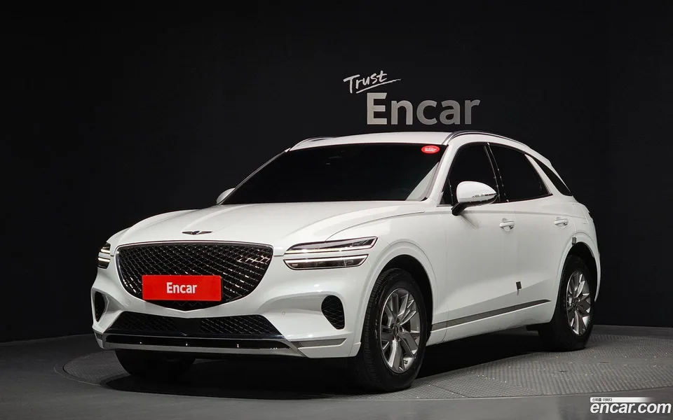 Genesis GV70 2.5T 2WD 2023 — фото 1, купить с доставкой в Москву