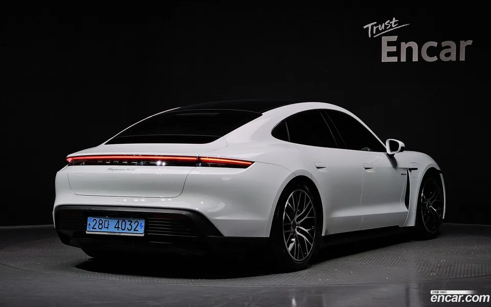 Porsche Taycan 4S 2022 — миниатюра 2