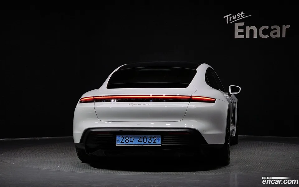 Porsche Taycan 4S 2022 — миниатюра 4