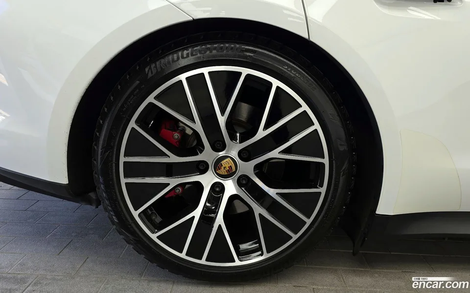 Porsche Taycan 4S 2022 — миниатюра 5