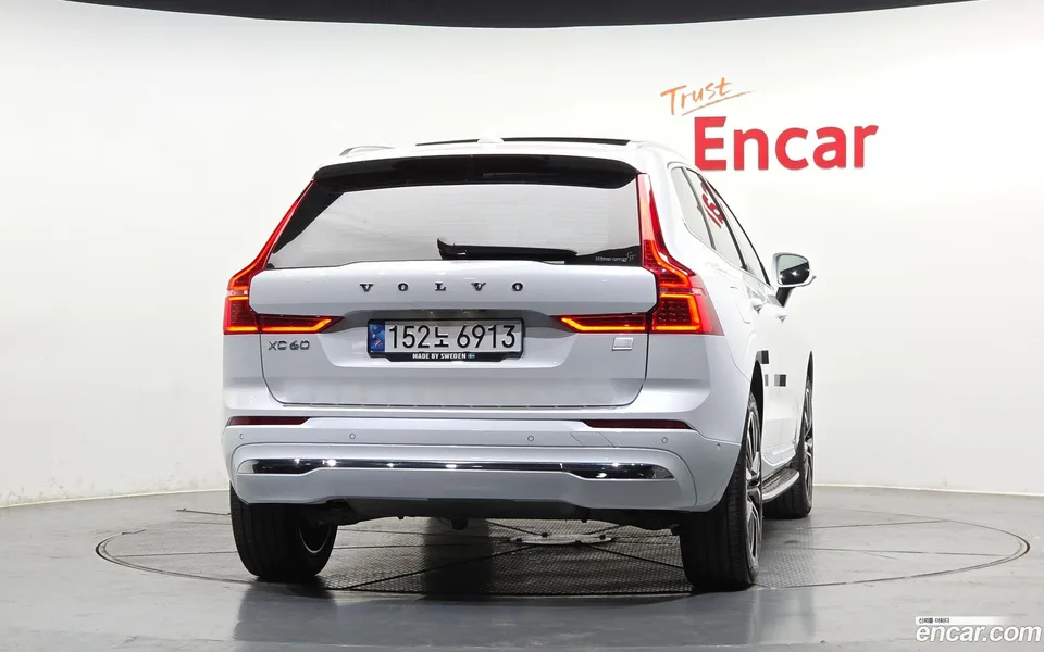 Volvo XC60 T8 2022 — миниатюра 4