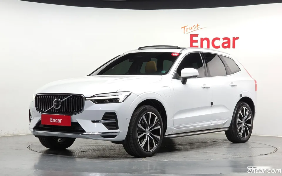 Volvo XC60 T8 2022 — фото 1, купить с доставкой в Москву