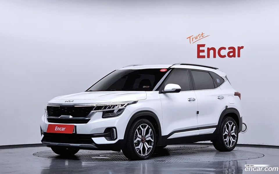 Kia Seltos 1.6 2WD 2022 — фото 1, купить с доставкой в Москву