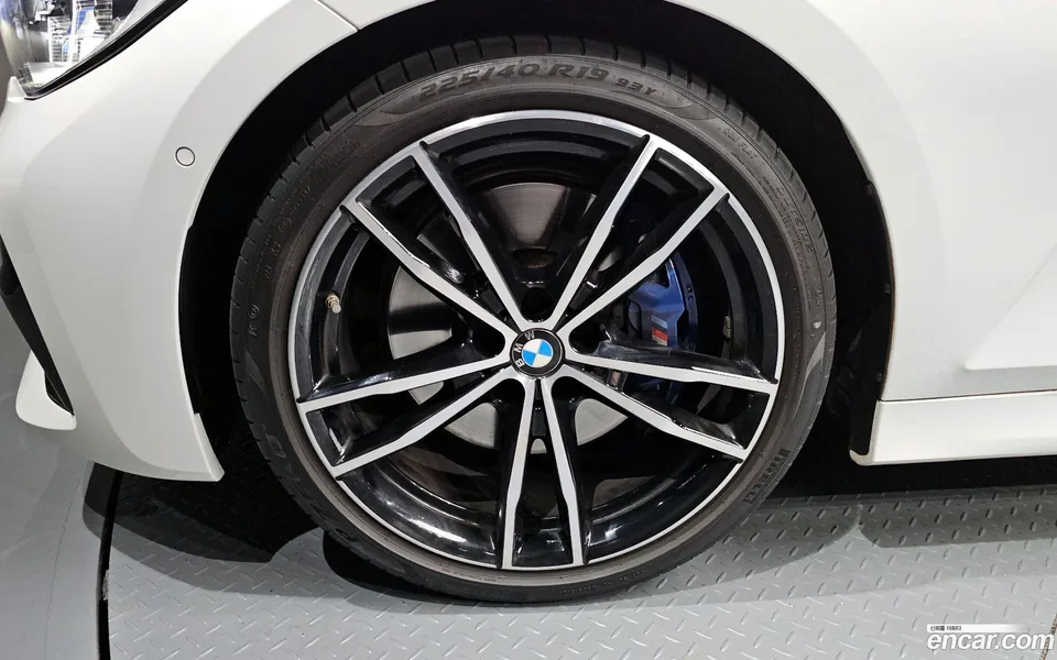 BMW 3 Series 320d M 2022 — миниатюра 2