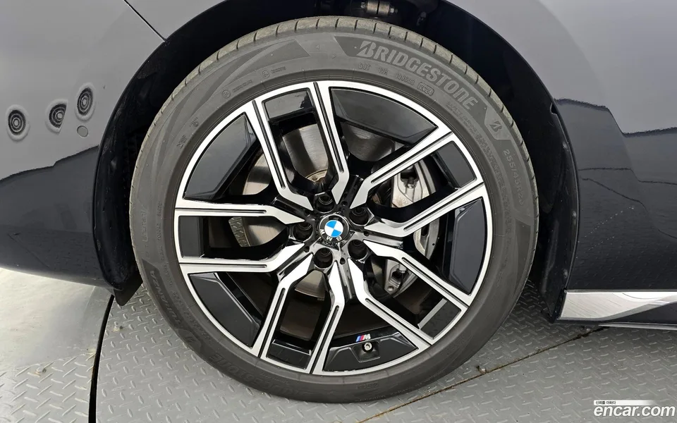 BMW 7 Series 740i xDrive M 2024 — миниатюра 2