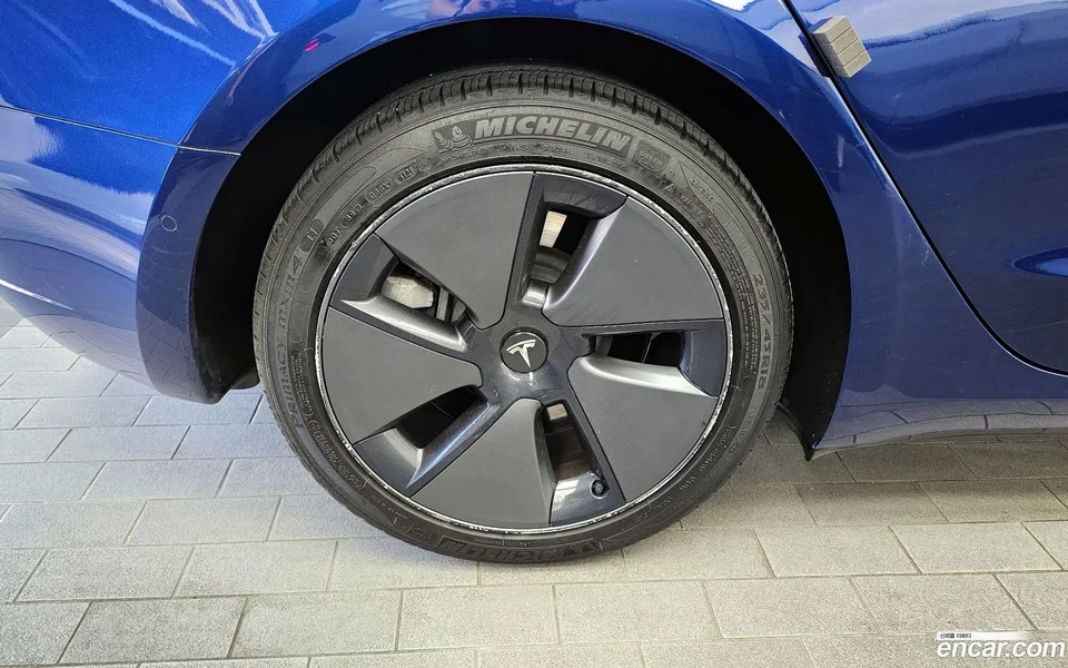Tesla Model 3 AWD 2022 — миниатюра 2