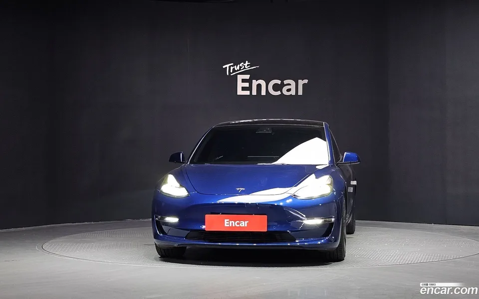 Tesla Model 3 AWD 2022 — миниатюра 3