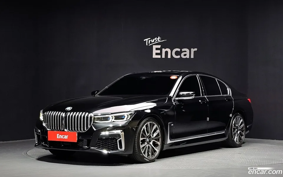 BMW 7 Series 740i M 2022 — фото 1, купить с доставкой в Москву