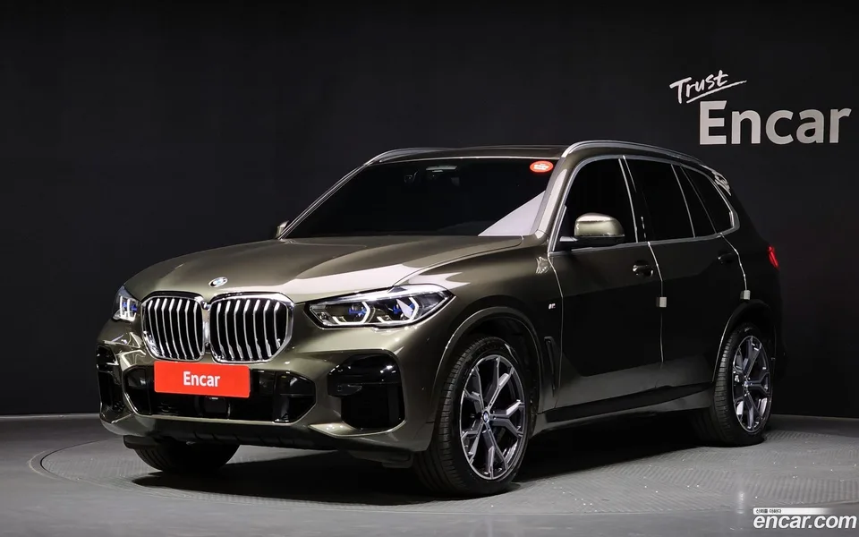 BMW X5 xDrive 30d M 2023 — фото 1, купить с доставкой в Москву
