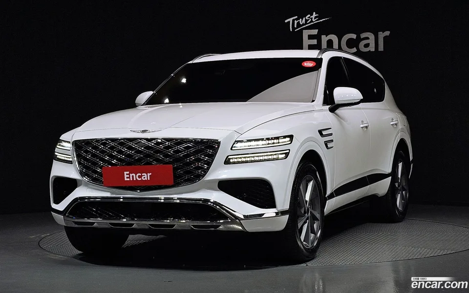 Genesis GV80 2.5T 2WD 2024 — фото 1, купить с доставкой в Москву
