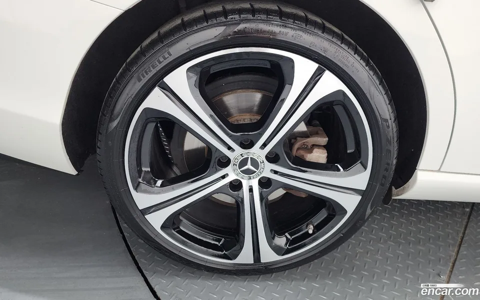 Mercedes-Benz C-Class C300 4MATIC 2023 — миниатюра 2
