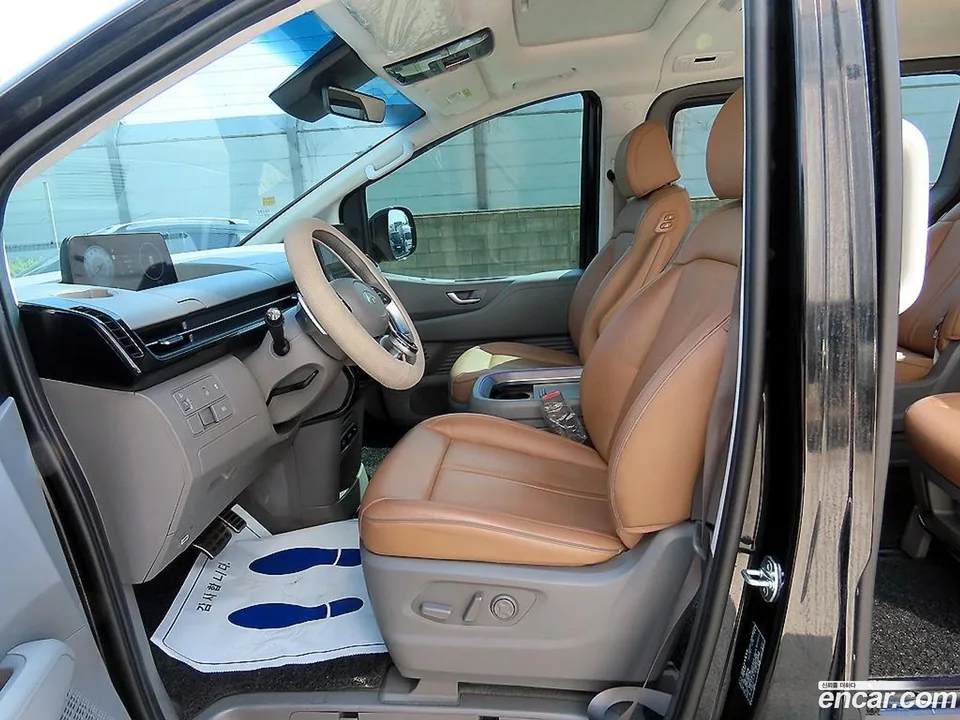 Hyundai Staria L3.5 9 2024 — миниатюра 2