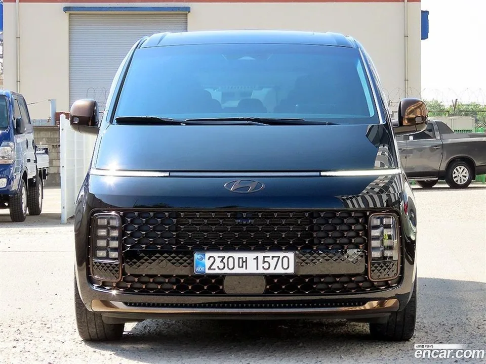 Hyundai Staria L3.5 9 2024 — фото 1, купить с доставкой в Москву