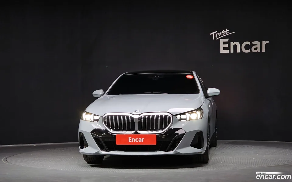 BMW 5 Series 520i M 2024 — миниатюра 3