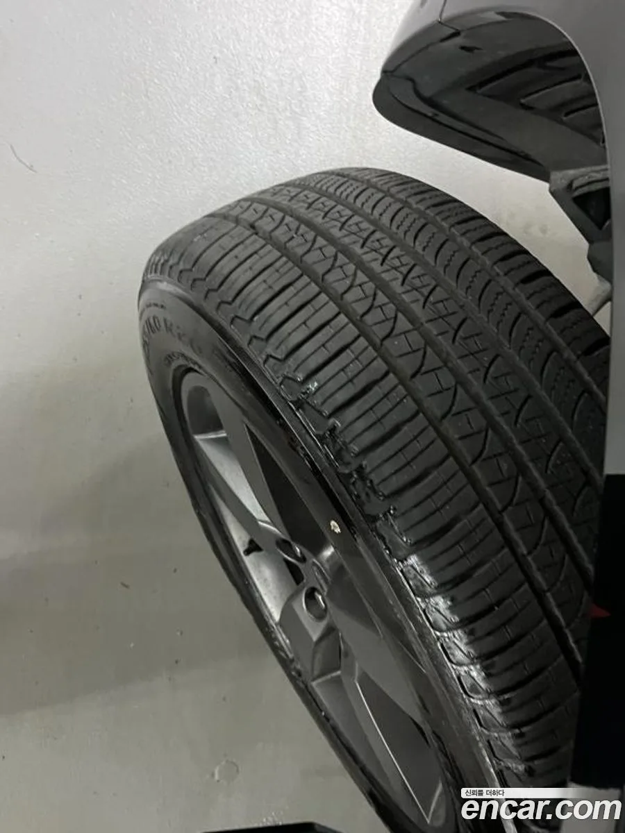 Land Rover Defender 130 D300 X- HSE 2023 — миниатюра 2
