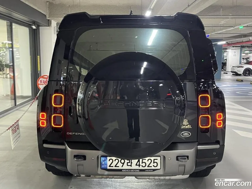 Land Rover Defender 130 D300 X- HSE 2023 — миниатюра 4