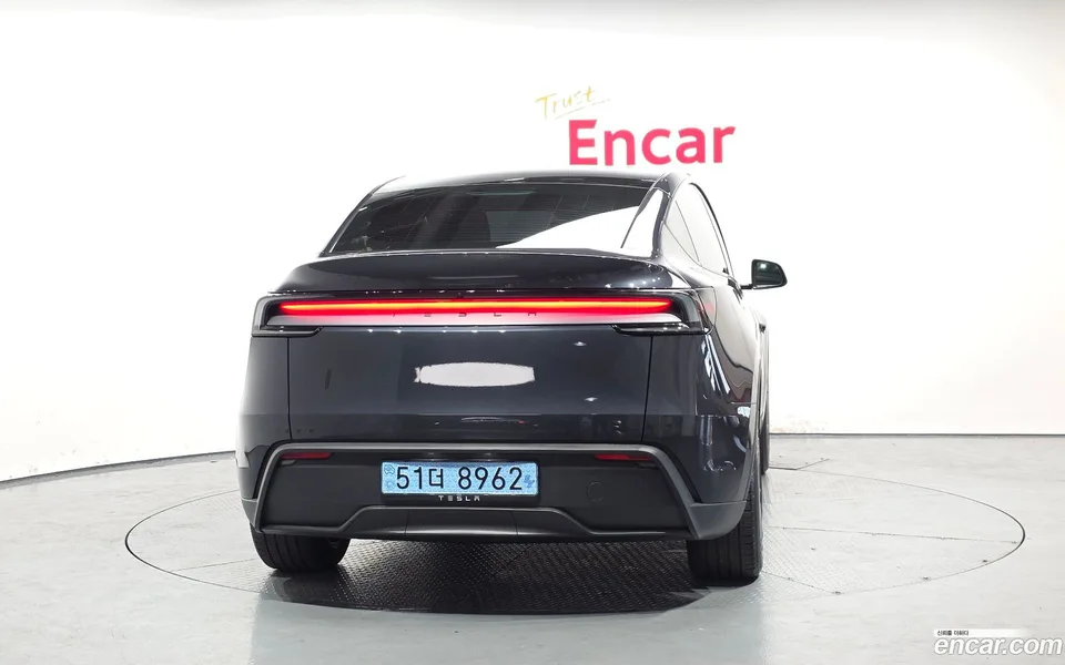 Tesla Model Y RWD 2025 — миниатюра 4