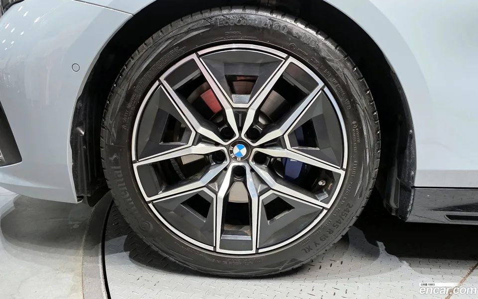 BMW 5 Series 520i M 2025 — миниатюра 5