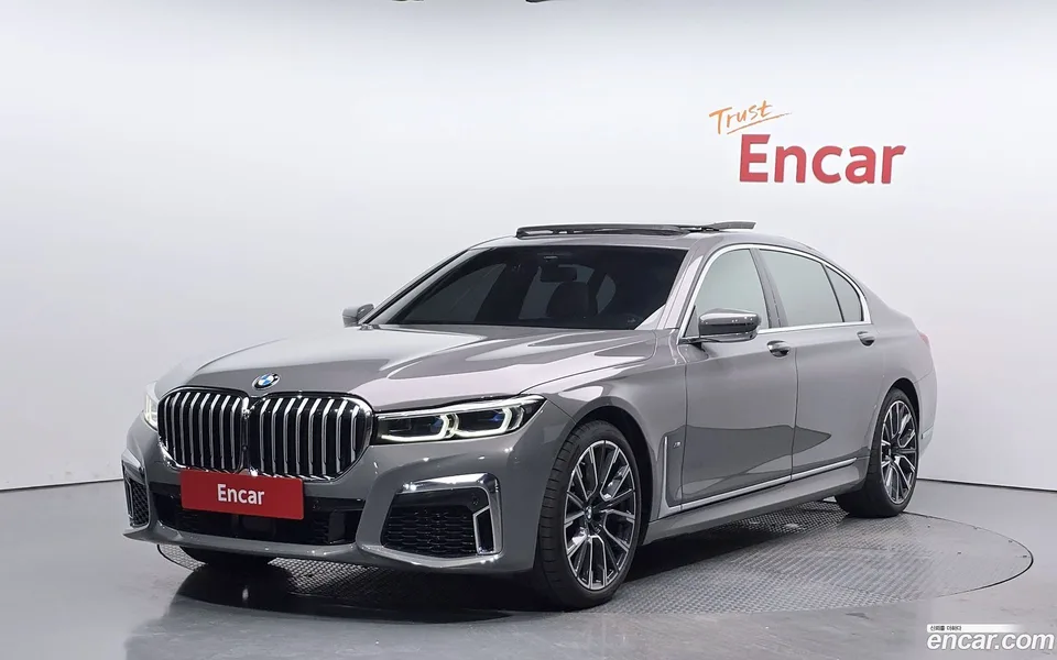 BMW 7 Series 740Li xDrive M 2022 — фото 1, купить с доставкой в Москву