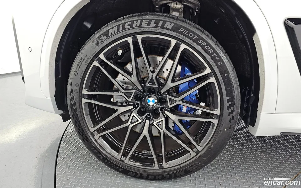 BMW X5M 4.4 2025 — миниатюра 5