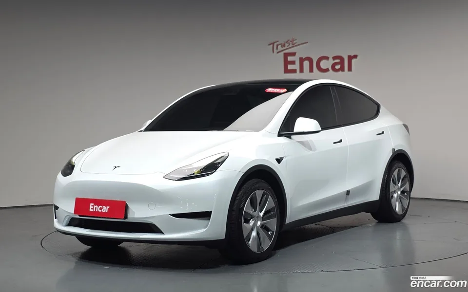 Tesla Model Y RWD 2024 — фото 1, купить с доставкой в Москву