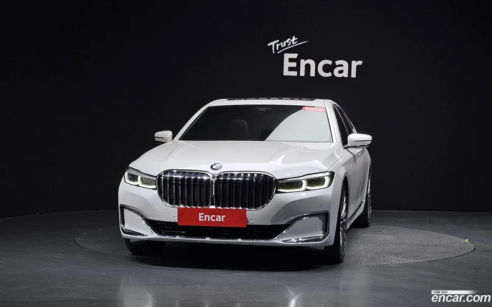 BMW 7 Series 740i 2022 — миниатюра 3