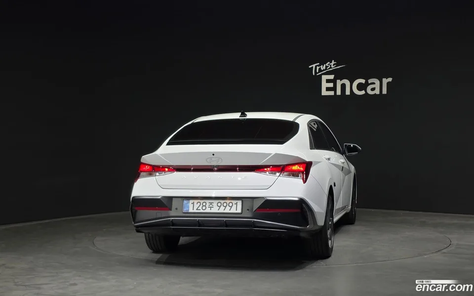 Hyundai Avante CN7 Hybrid 2025 — миниатюра 4
