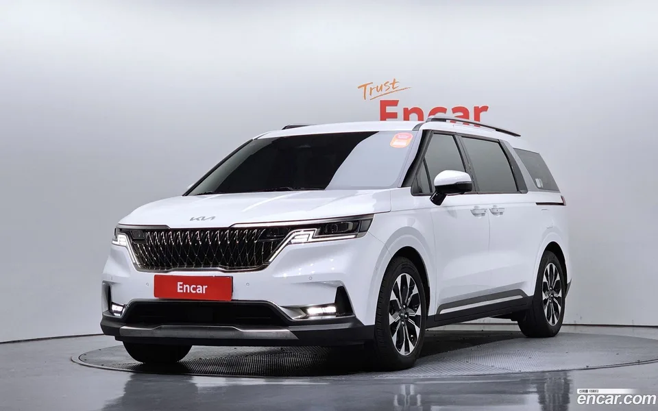 Kia Carnival 9 2023 — фото 1, купить с доставкой в Москву