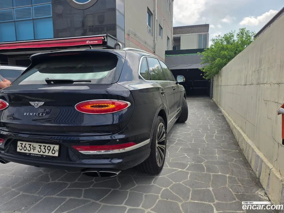 Bentley Bentayga 4.0 V8 2022 — миниатюра 2